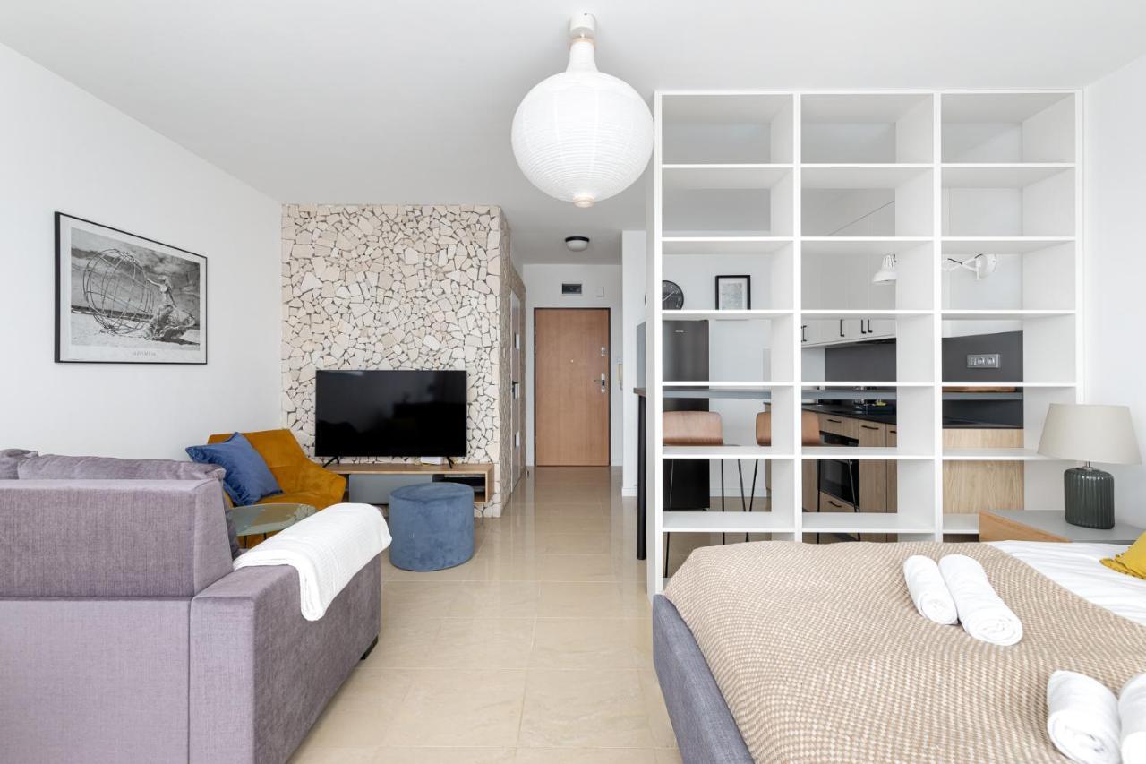 Sierpinskiego 1A - Studio With Balcony & Desk - Remote Work By Noclegi Renters Warschau Buitenkant foto