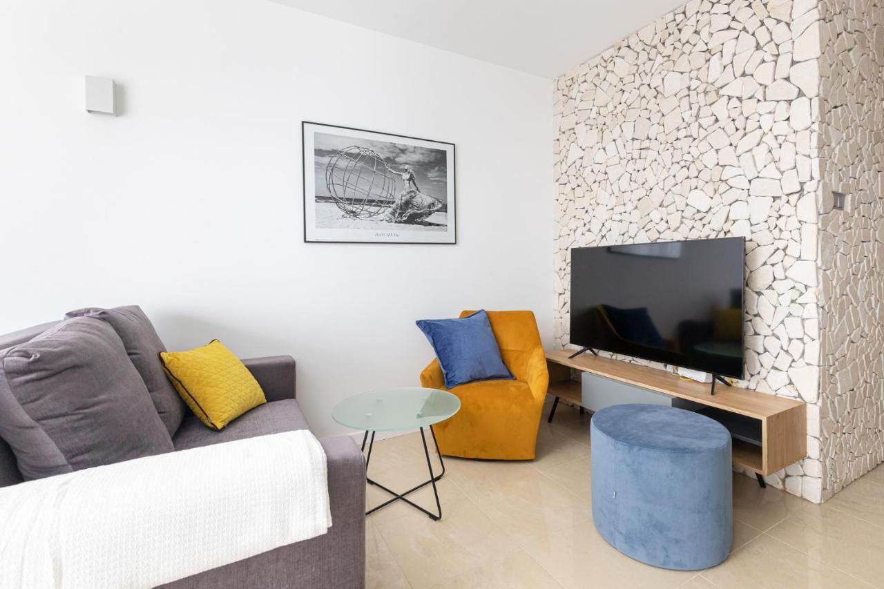 Sierpinskiego 1A - Studio With Balcony & Desk - Remote Work By Noclegi Renters Warschau Buitenkant foto